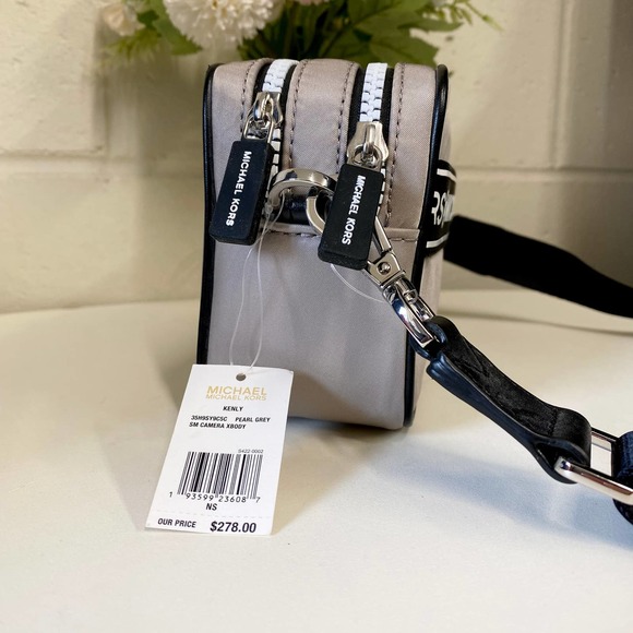 Michael Kors 35H9SY9C5C Small Camera Crossbody Shoulder Bag IN PEARL GREY - Picture 4 of 8